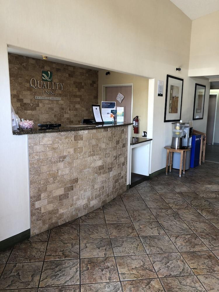 科罗拉多斯普林斯机场品质酒店 外观 照片